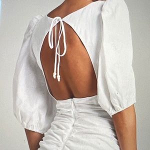 Show Po Amalia the Label linen Ruched puff sleeve open back mini dress